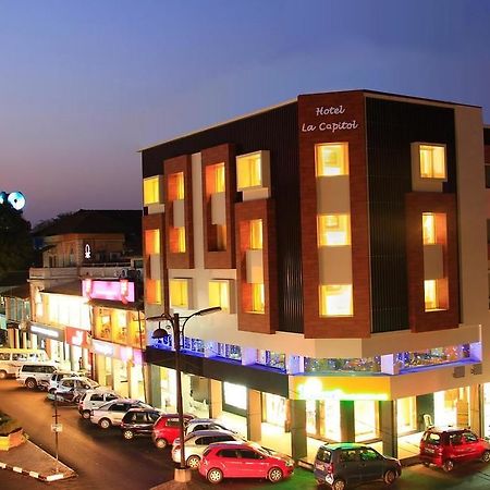 Hotel La Capitol Panaji Buitenkant foto