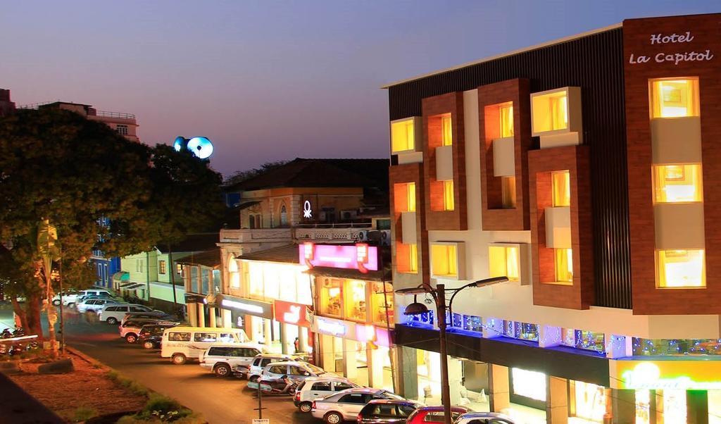 Hotel La Capitol Panaji Buitenkant foto