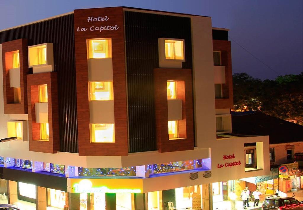 Hotel La Capitol Panaji Buitenkant foto